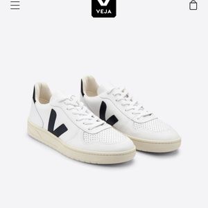 Veja V-10 black white leather